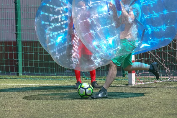 530+ Bubble Football Game fotos de stock, imagens e fotos royalty