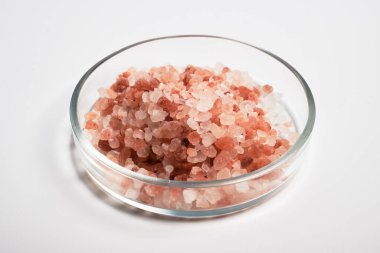 Camdaki Pembe Renkli Tuz Petri Çanağı