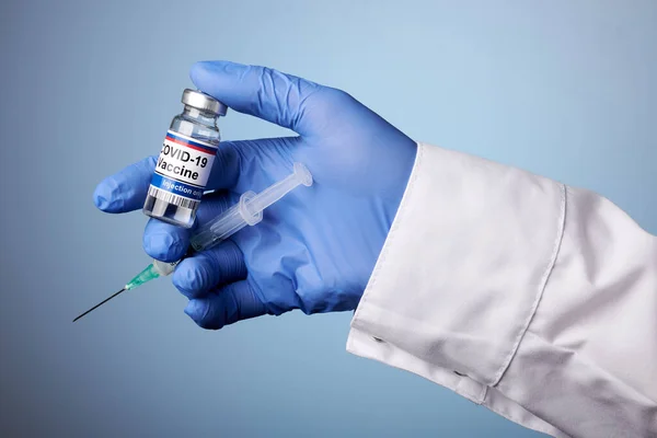 Nurse Hand with Covid Vaccine and Syringe — Stock Photo, Image