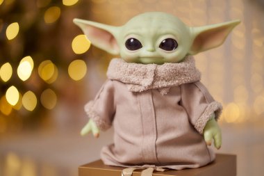 Kasım 2021: Bebek Yoda, Mandalorian 'ın aksiyon figürleri ve iç dekorasyonu. Bokeh etkisi