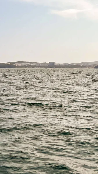 Piękny Widok Morze Falami — Zdjęcie stockowe