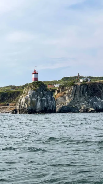 Coastal Steep Cliffs Lighthouse — Stock Photo, Image