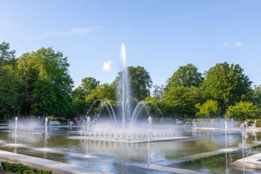 Şehir parkında güzel bir çeşme