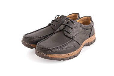 Deri ayakkabılar beyaz bir arkaplanda izole, kırpma yolu dahil.