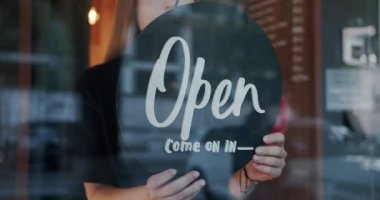 Coronavirus karantinası ve kafe kavramından sonra kapalı tabelasını yeniden açmak