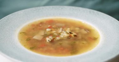 Akşam yemeği için sağlıklı vejetaryen yemeği. Öğle yemeği için sebze yemeği hazır.