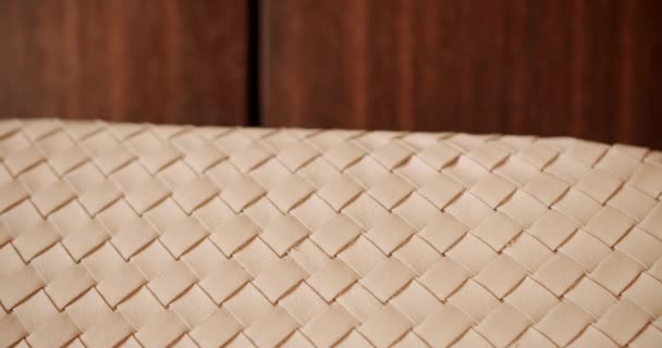 Bed Detail 과 Elegance 인테리어 디자인. 침실. 많은 베개가 달린 침대 — 비디오