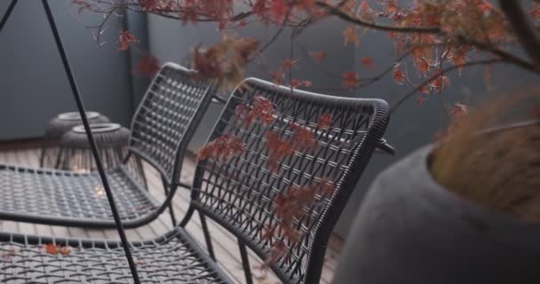 Real minimalistisk stil lägenhet, italiensk design möbler, komfort takvåning — Stockvideo