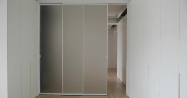 Interior Moderno Cores Brancas Com Design Minimalista Portas Correr Automáticas — Vídeo de Stock