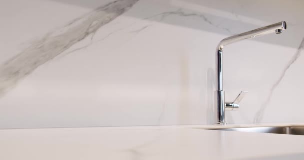 Domestic Kitchen Modern Sink Modern Kitchen Room Minimalist Dining Table — Vídeo de stock