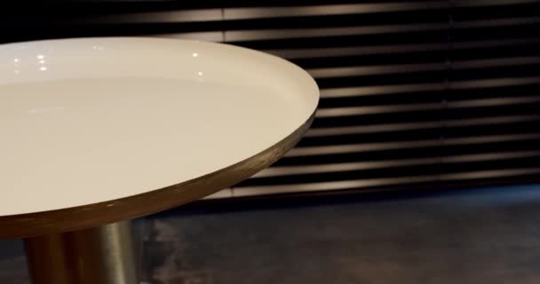 Detalhes Luxo Com Material Ouro Mesa Redonda Moderna Sala Estar — Vídeo de Stock