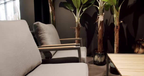 Moderne Stoelen Voor Luxe Villa Zomerterrasmeubilair Met Minimalistische Stoel Tafel — Stockvideo