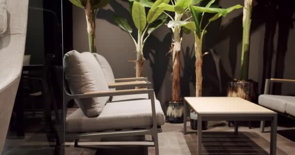 Modern Székek Luxus Villa Summer Terrace Bútorok Minimalista Szék Asztal — Stock videók