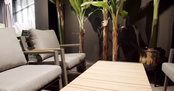 Cadeiras Modernas Para Moradia Luxo Mobiliário Summer Terrace Com Cadeira — Vídeo de Stock