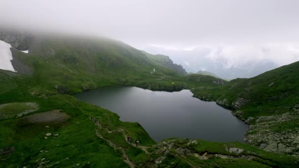 Aerial View Beautiful Lake Mountains Cinematic Shot Mountain Lake Landscape — Stockvideo