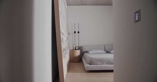 Hálószoba Egy Minimalista Apartman Fehér Tónusú Modern Nagy Kép Fekete — Stock videók