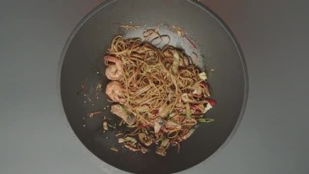Chinese Noodles Wok Noodles Chicken Prepare Pan Fire Asian Style — Vídeos de Stock