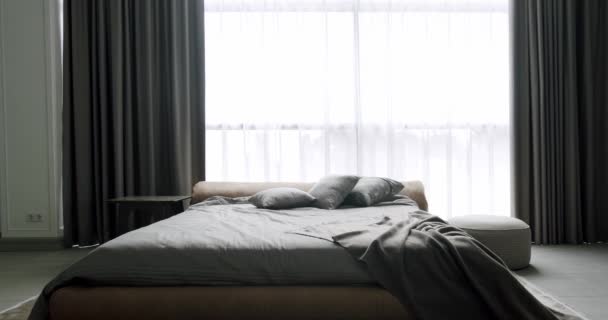 Elegantes Weißes Und Braunes Interieur Minimalistisches Weißes Schlafzimmer Modernes Hotelschlafzimmer — Stockvideo