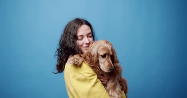 Happy Woman Have Fun Cocker Spaniel Female Dog Playing Isolated — Stock Video