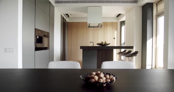 Belo Interior Cozinha Com Novos Móveis Elegantes Interior Elegante Cozinha — Vídeo de Stock
