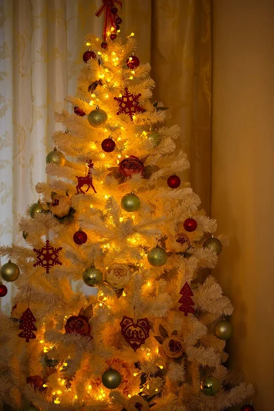 Glowing Lights Christmas Tree Festive Home Decor White Artificial Christmas — Stock Photo, Image