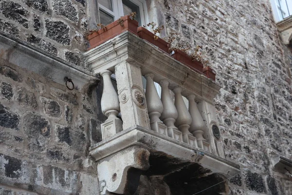 Varandas Edifícios Antigos Pedra Croácia — Fotografia de Stock