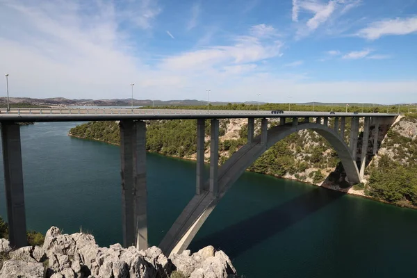 Дорожный Мост Через Реку Крка Хорватии — стоковое фото