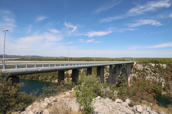 Дорожный Мост Через Реку Крка Хорватии — стоковое фото