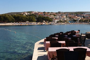 Hırvatistan 'ın gezinti alanındaki restoran