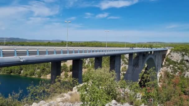 Puente Carretera Sobre Río Krka Croacia Ciudad Skradin — Vídeos de Stock