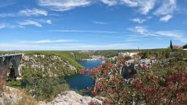 克尔卡河畔的小镇Skradin — 图库视频影像