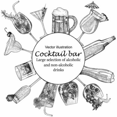  İşleme tarzında 13 bardak vektör seti. Grafik doğrusal aperol, mojito, çilek şampanyası, dut kokteyli, martini, buzlu viski, vişneli margarita, pina colada, bira şişesi