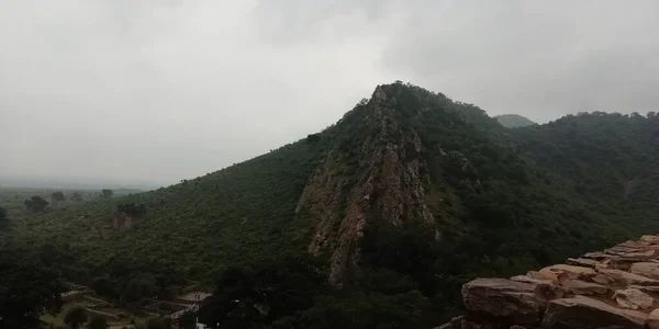 Bhangarh Erőd Zöldellő Fotók Kellemes Időben Rajasthan — Stock Fotó