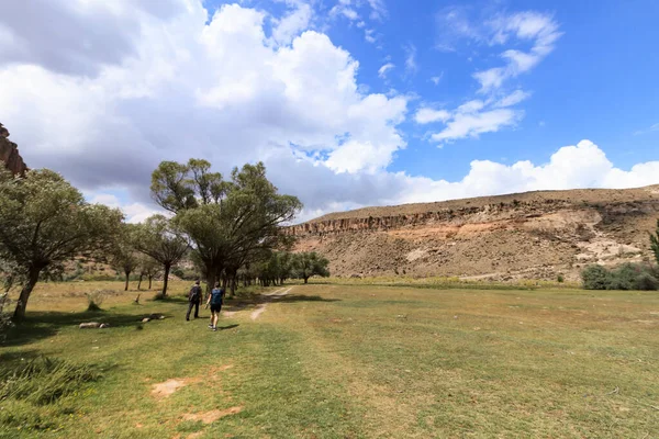 Manzarada Kapadokya Vadisi veya Kapadokya Vadisi 'ndeki Boğaz görülüyor