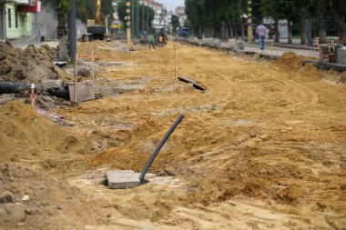 Şehir caddesinde inşaat ve onarım çalışmaları