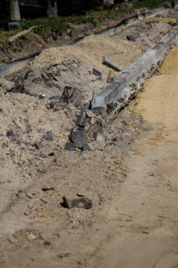 Şehir caddesinde inşaat ve onarım çalışmaları