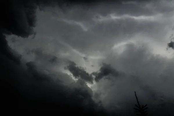 Dark Gloomy Stormy Rainy Sky Rays Light Terrible Hurricane Clouds — Stock Photo, Image