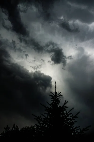 Dark Gloomy Stormy Rainy Sky Rays Light Terrible Hurricane Clouds — Stock Photo, Image