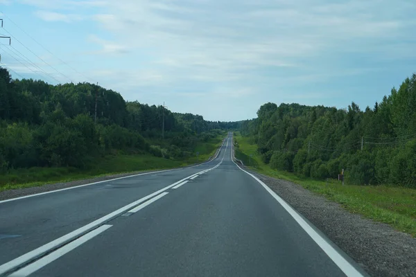 Leere Autobahn Durch Den Wald Schöne Sommerlandschaft Hintergrund Reise — Stockfoto