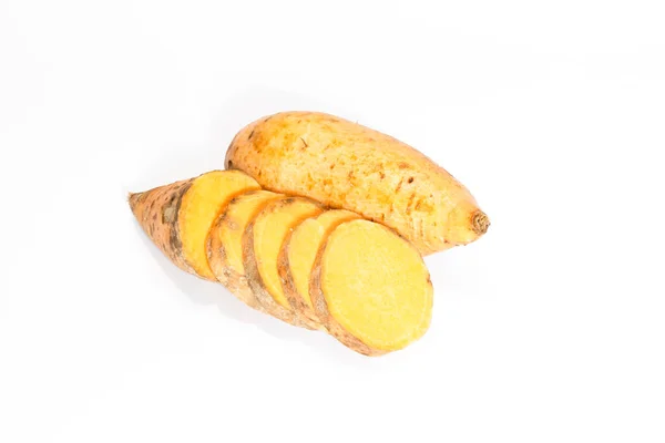 Ongekookte Aardappel Sectie Geïsoleerd Witte Achtergrond Closeup — Stockfoto