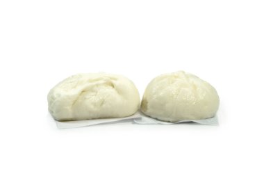 Çin yemeği, buğulanmış çörek çeşitli dolgu malzemeleriyle doldurulabilir ya da doldurulamaz. beyaz arkaplanda izole.