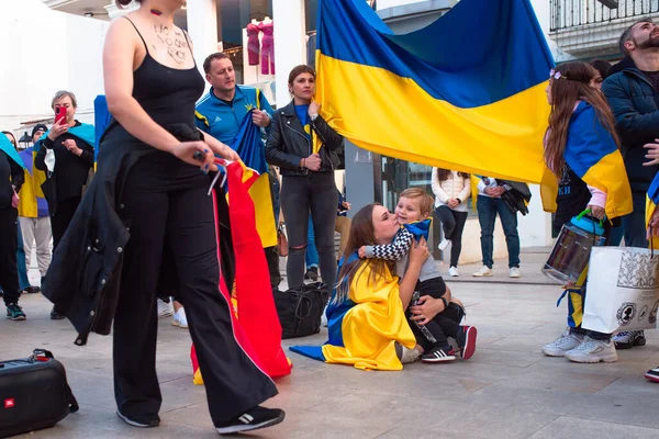 Эстегона Андалусия Испания Март 2022 Протестующие Выступают Поддержку Украины Против — стоковое фото