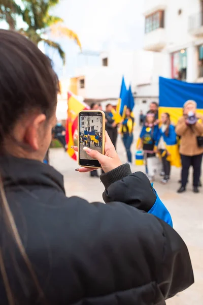 Estepona Andalusien Spanien März 2022 Demonstranten Sammeln Sich Zur Unterstützung — kostenloses Stockfoto