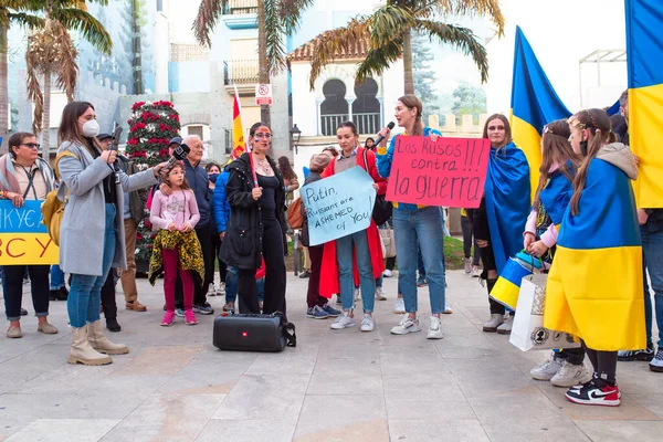 Estepona Andalusia Spanyol Maret 2022 Demonstran Berunjuk Rasa Untuk Mendukung — Foto Stok Gratis