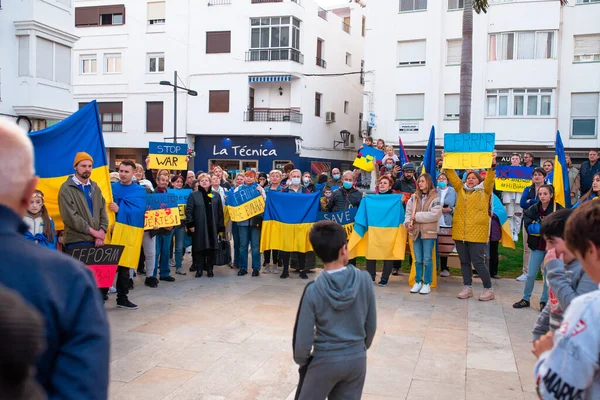 Estepona Andalusie Španělsko Březen 2022 Protestující Shromažďují Podporu Ukrajiny Proti — Stock fotografie zdarma