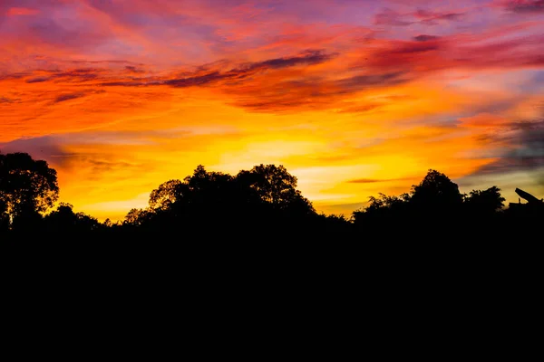 Piękny Zmierzch Zabarwił Ciemne Niebo Zachód Słońca Widok — Zdjęcie stockowe