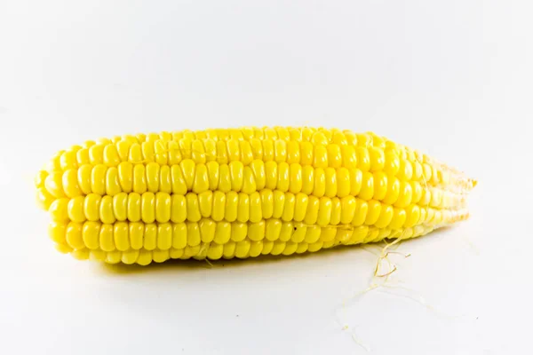 Zebrana Kukurydza Obrana Izolowanym Białym Tle — Zdjęcie stockowe