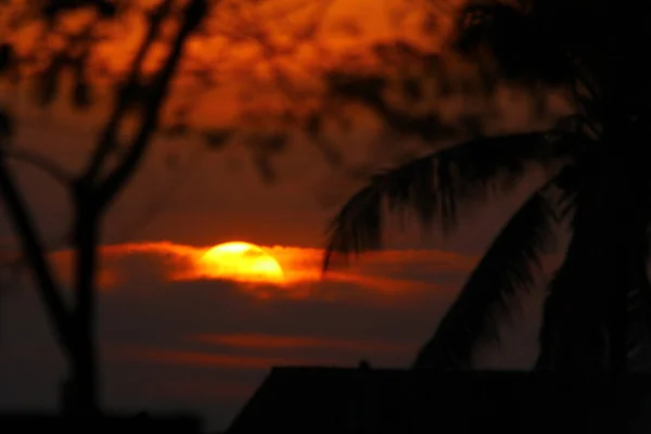 Západ Slunce Vesnici Která Tak Krásná Oranžovou Oblohou Kopírovat Prostor — Stock fotografie