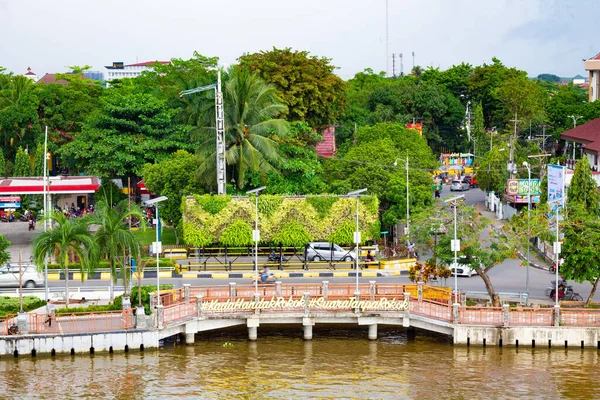 Siring Yolu Banjarmasin Martapura Nehrinin Yanındaki Otoyolda Nehrin Üzerinde Otoyol — Stok fotoğraf