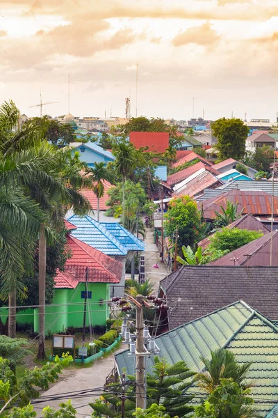 城里的小巷 坚固的住房 人口稠密的住宅区 印度尼西亚Banjarmasin市的空中景观 — 图库照片